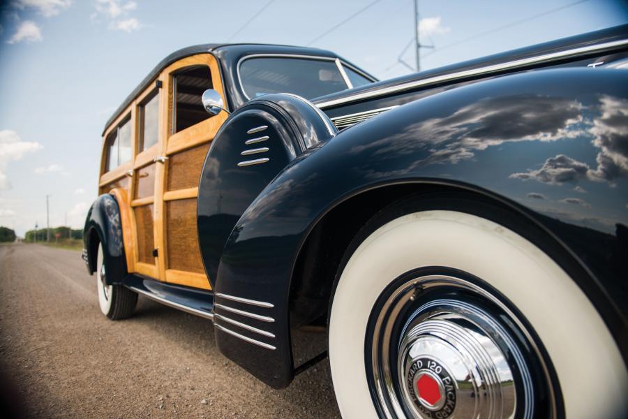 Детали экстерьера Packard 120 Station Wagon by Hercules (1901-1493) 1941 года  (фото 7 из 27)